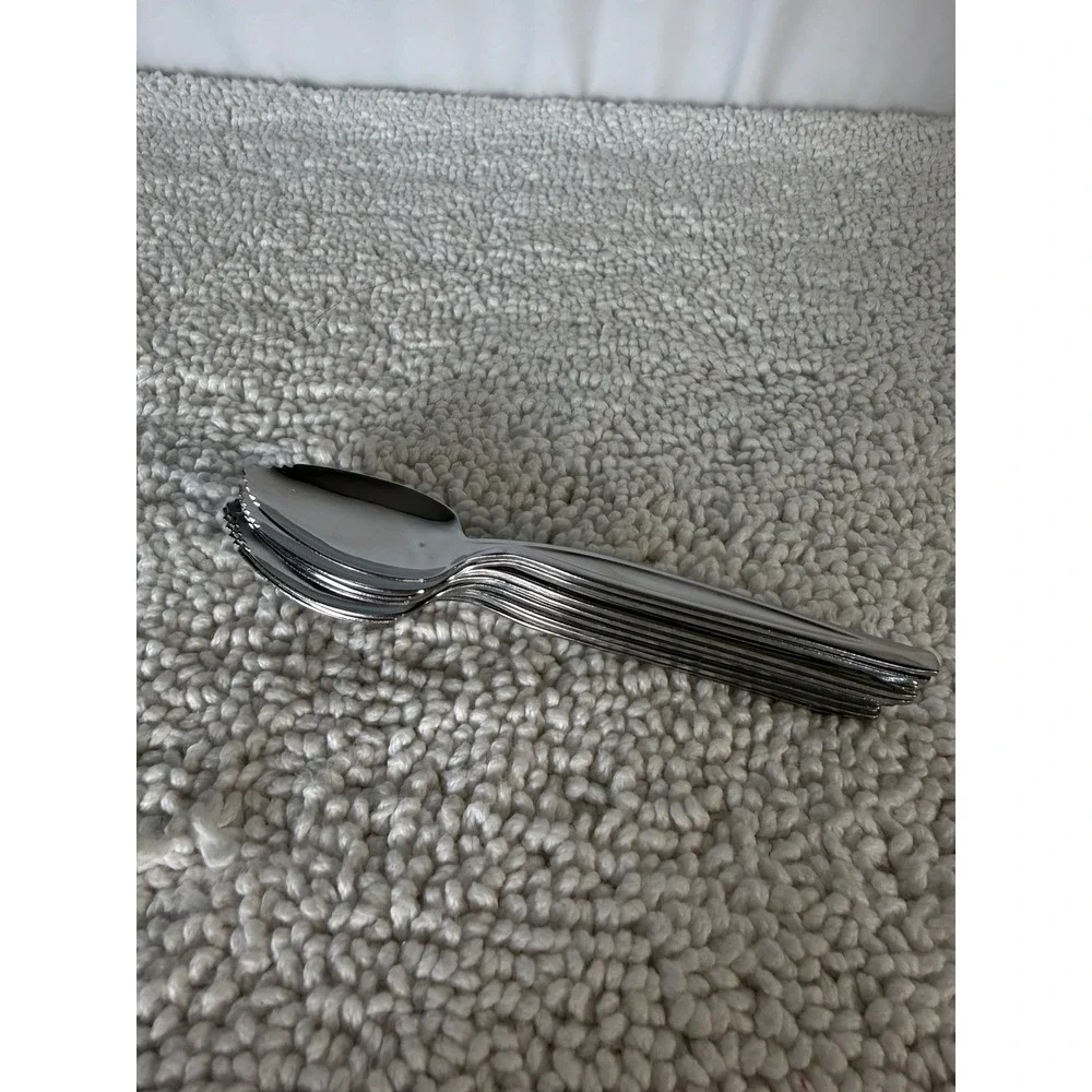 WM Rogers Mfg Co Stainless USA Grapefruit Spoons Set of‎ 8 Serrated Edge